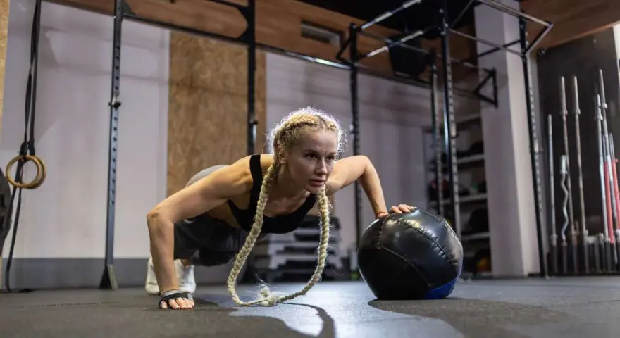 CrossFit Katowice: Gdzie trenować? Co musisz wiedzieć przed startem!