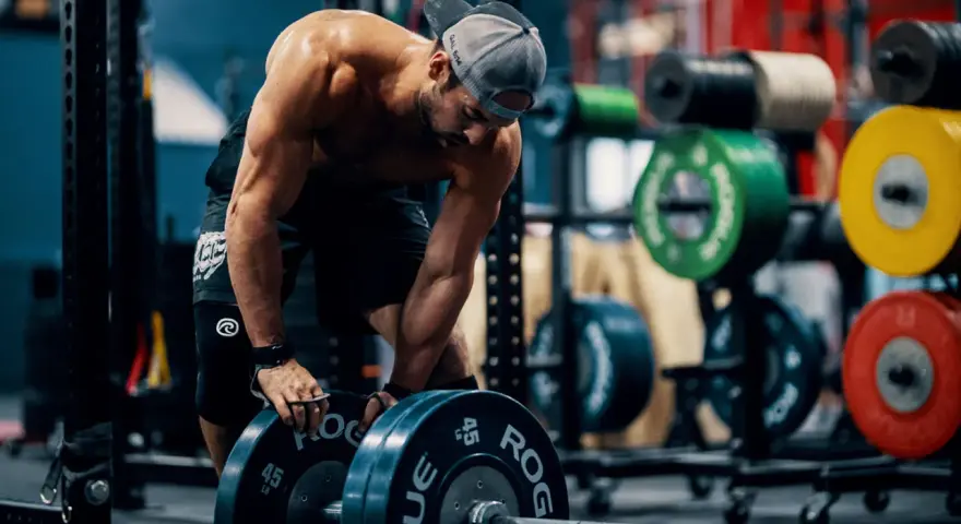 CrossFit czy siłownia? Wybierz idealny trening dla siebie!