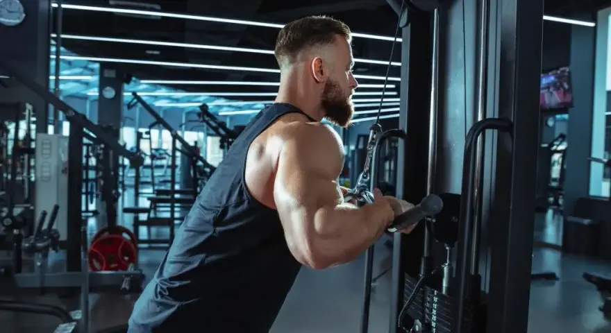 Trening CrossFit: Ile trwa i co robisz przez tę godzinę?