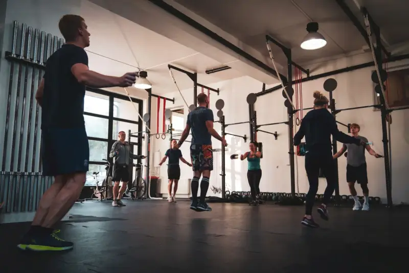 CrossFit Warszawa: Gdzie trenować? Przewodnik po boxach i cenach